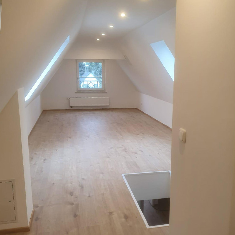 | BADSANIERUNG | FLIESENLEGUNG | GARTEN & AUßENANLAGEN | TROCKENBAU & INNENAUSBAU